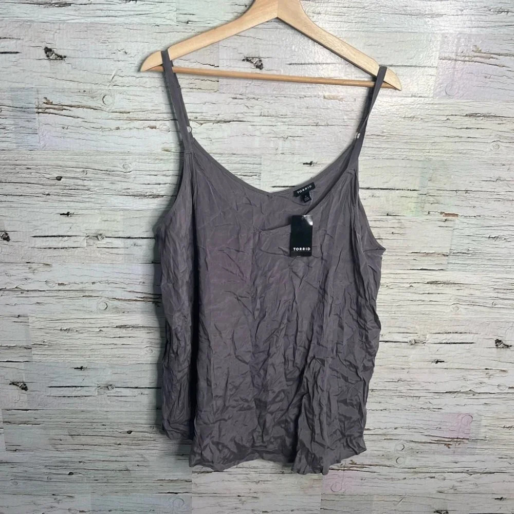 Torrid  gray tank top size 2 (16) NWT